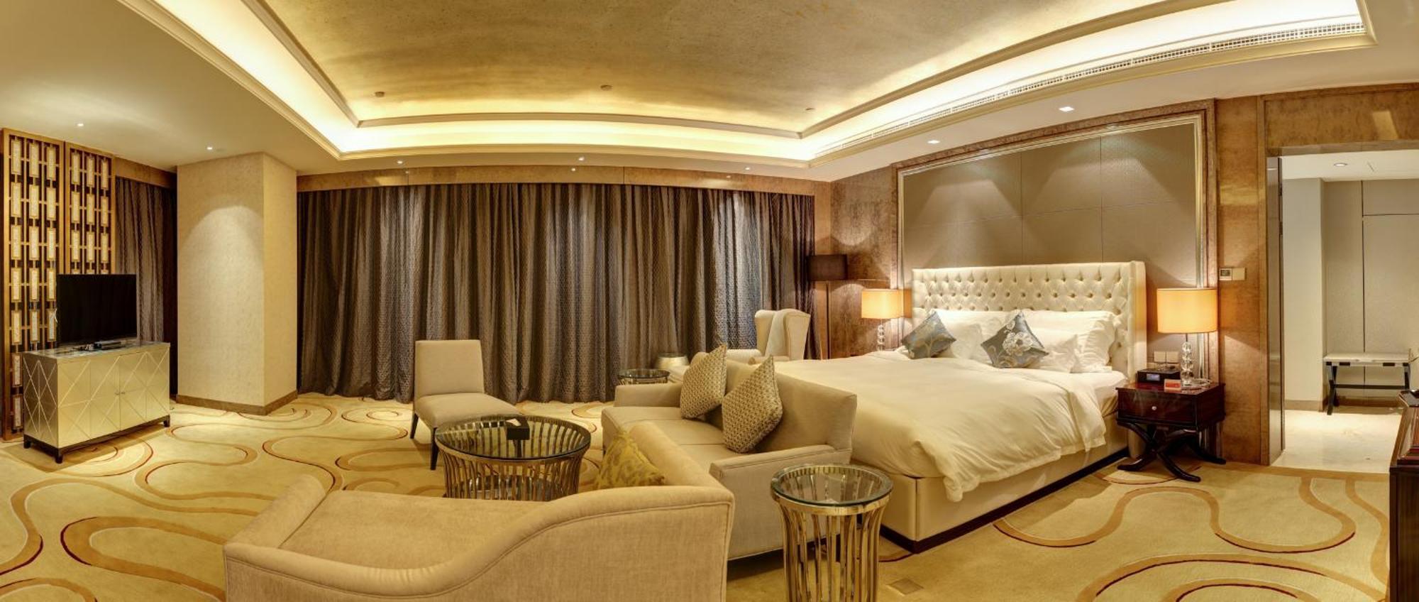 Отель Ramada Plaza Liuzhou Liudong Экстерьер фото